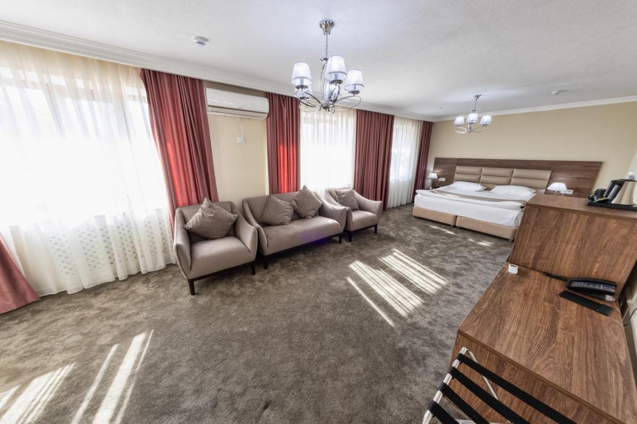 Osh Grand Hotel Chavo Extérieur photo