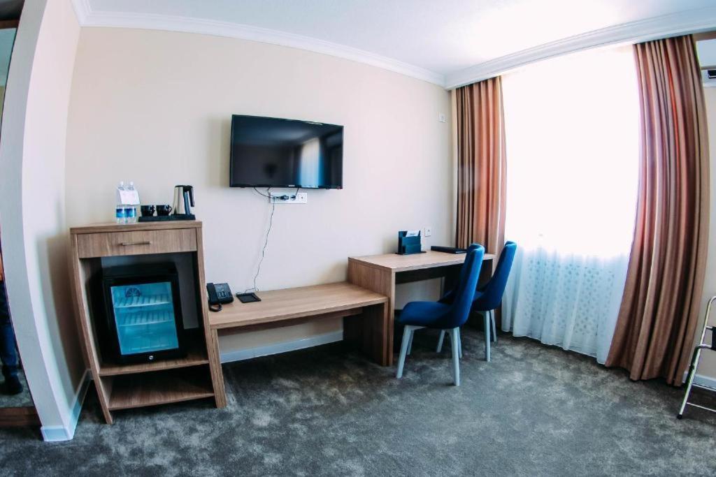 Osh Grand Hotel Chavo Extérieur photo